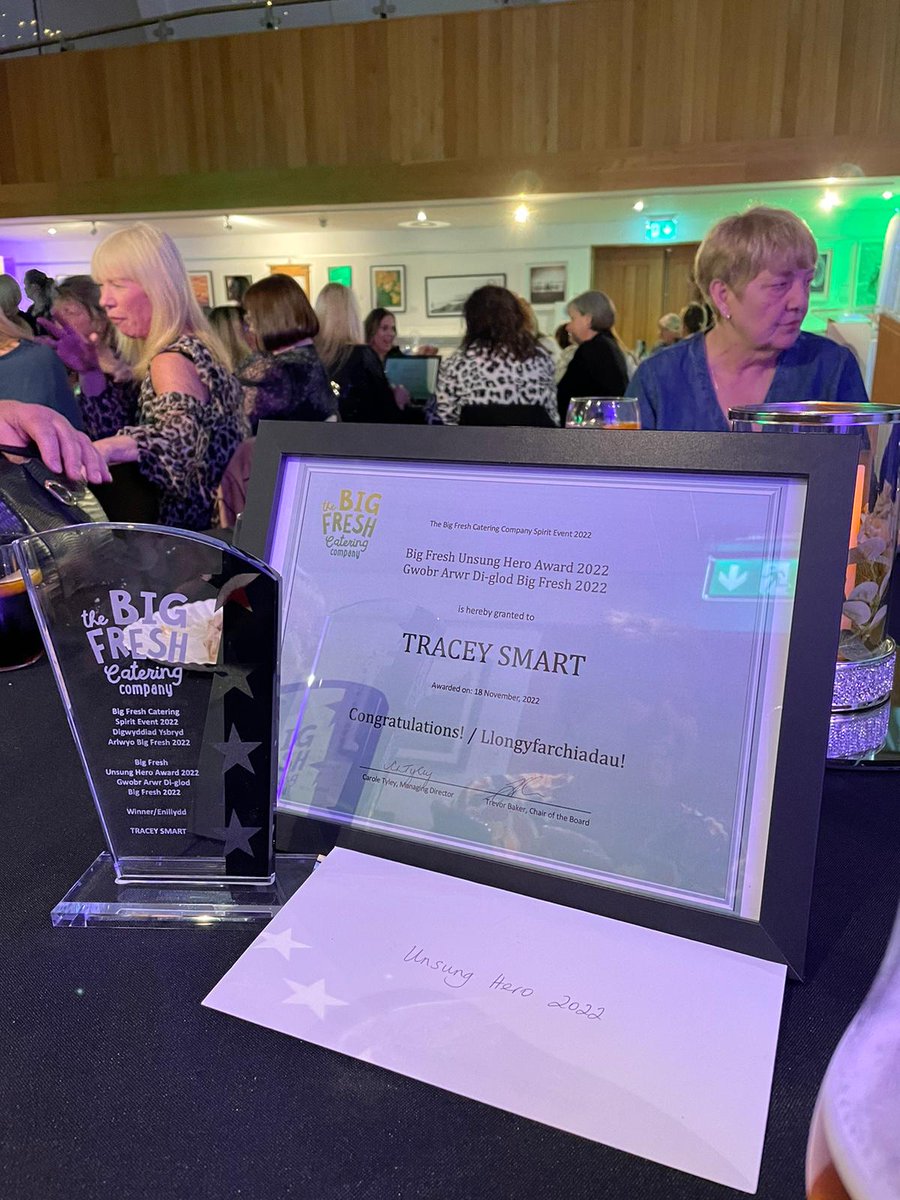 traceysmart2's tweet photo. Great night at the Big fresh catering award evening.Can't believe I won unsung https://t.co/HpdMC4osCr https://t.co/VraDoZkUWX