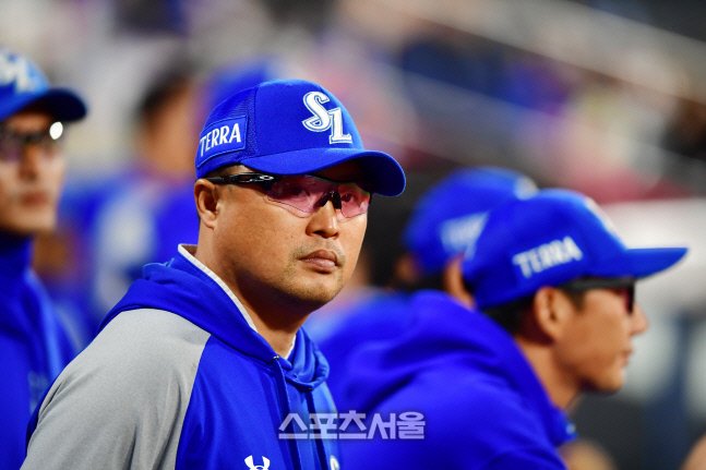 2022년을 빛낸 코치·아마추어상의 주인공은 누구? [올해의 상 D-9] (출처 : 스포츠서울 | 네이버 스포츠) naver.me/5SaB0Fkh

2022시즌 삼성의 반등을 이끈 박한이(43) 코치가 ‘2022 프로야구 올해의 상’에서 코치상을 수상한다.

오 👏👏👏