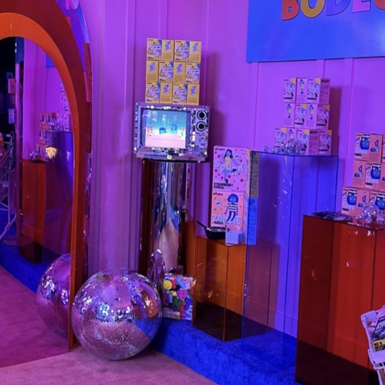 my girl <a href="/EmilyElyse/">emilyelyse</a> really crushed this — <a href="/offlimits/">OffLimits™️</a> x <a href="/0xPolygon/">Polygon | POL</a> vaporware cereal bodega 

absolutely crushed it 📺🥣