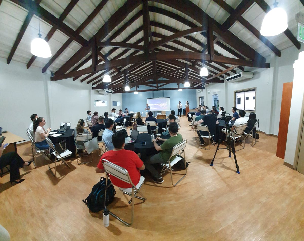 Miticpy's tweet image. AHORA | 🚀

Iniciamos el primer módulo de la etapa de mentorías con los integrantes de las 20 StartUps seleccionadas de #InnovandoPY, edición 2022.

Los talleres se extenderán hasta febrero de 2023.