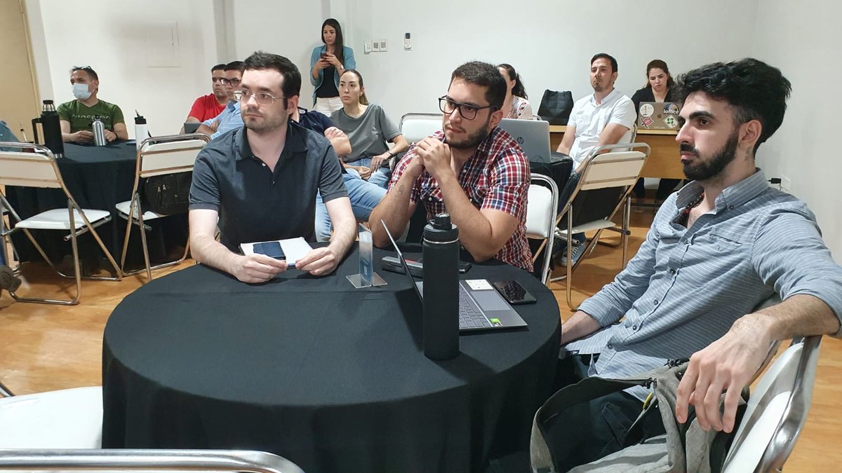 Miticpy's tweet image. AHORA | 🚀

Iniciamos el primer módulo de la etapa de mentorías con los integrantes de las 20 StartUps seleccionadas de #InnovandoPY, edición 2022.

Los talleres se extenderán hasta febrero de 2023.