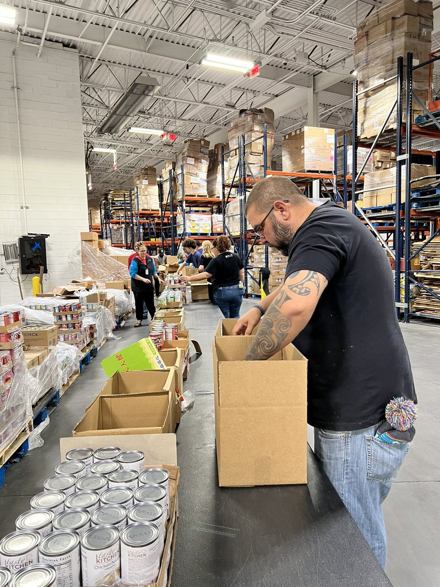 roaringriot's tweet photo. Small but mighty! 

Together this crew of @Panthers fans and Riot members packed over SIX HUNDRED food boxes for @shmetrolina and @NovantHealth this afternoon - thank you thank you thank you to our volunteers &amp; to @shmetrolina for allowing us to help! #BeTheUproar #KeepPacking https://t.co/BboavQjKbx