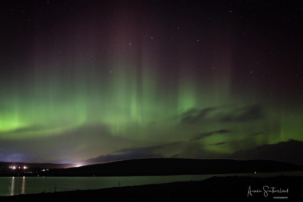 AimeeS74's tweet photo. The Mirrie Dancers fairly lift your spirits , magical display tonight in Shetland #shetland #mirriedancers #northernlights @PromoteShetland @bbcweather @Shetnews https://t.co/L55qgE1gji