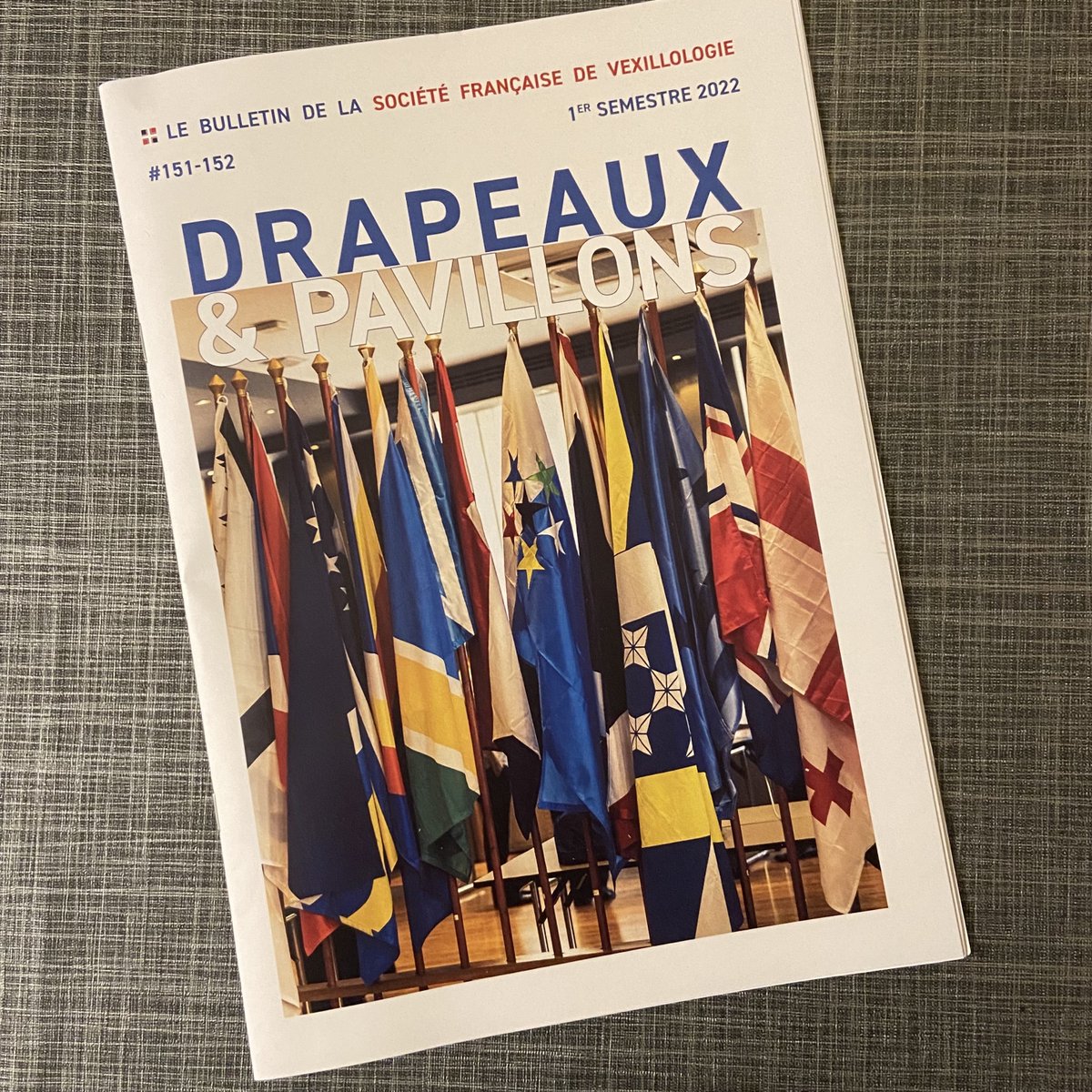 DrapeauxSFV's tweet photo. Le double Bulletin 151-152 (32pp) de la #SFV est sorti !
- Édito
- Le dernier Congrès #FIAV #ICV29
- Éléments d'iconographie vexillo' du sanctoral
- Les drapeaux comme des tableaux
- Implications vexillo' après le décès d'Elizabeth II
- Brèves
#Vexillologie #Drapeau #Pavillon🥳🤩 https://t.co/5U1jUF6M7H