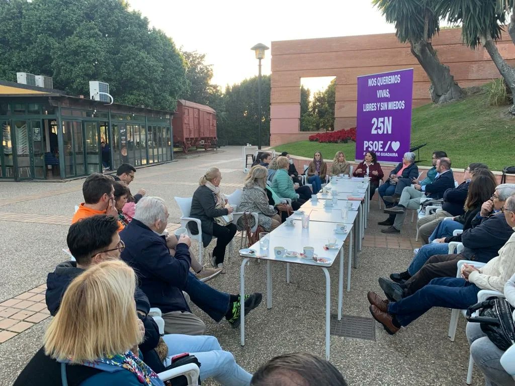 Charla coloquio "La lucha contra la Violencia de Género en la política actual" junto a <a href="/AngelesSepul/">Ángeles Sepúlveda</a> . 
Gracias por compartir con nosotras este ratito tan agradable 💜

#25N