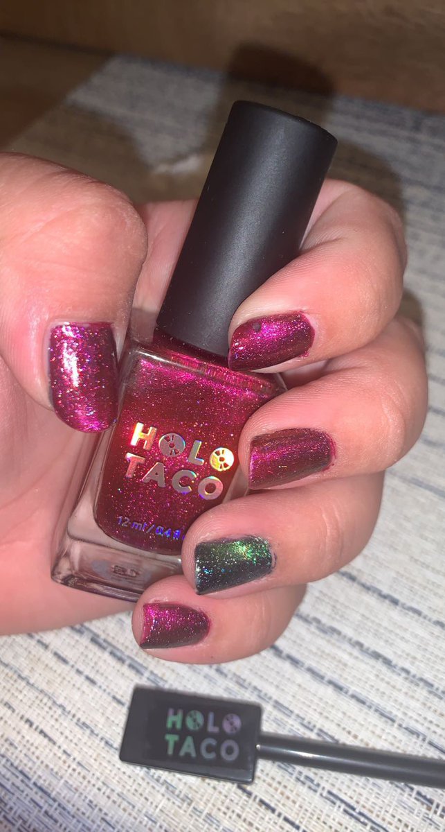 LisaDaVonne's tweet photo. @nailogical @holotaco  THIS IS THE BEST COLLECTION YET! The formula is amazing and the effect is magic! 🧲 💖⭐️ https://t.co/ophCzNYZuL