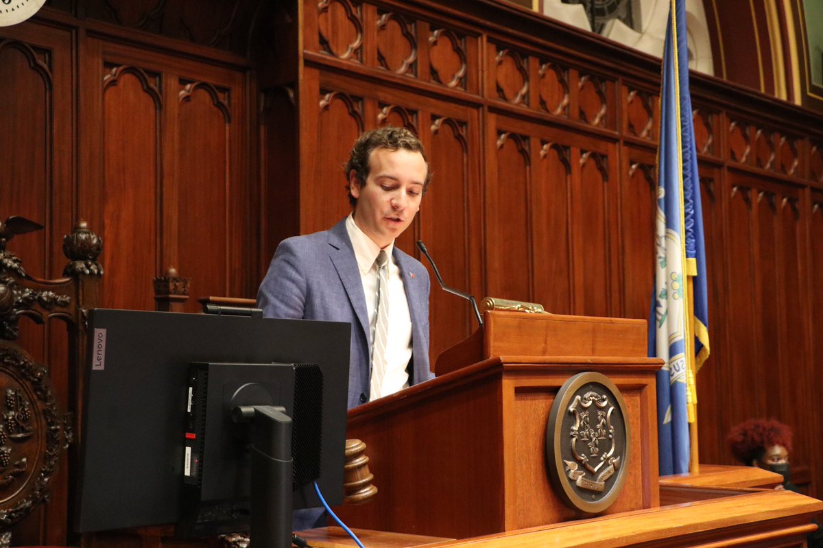 That’s a wrap! First photo was taken four years ago, the first time I walked into the Senate. The second was taken this evening during my final debate. Grateful to all of the people who made this journey possible.