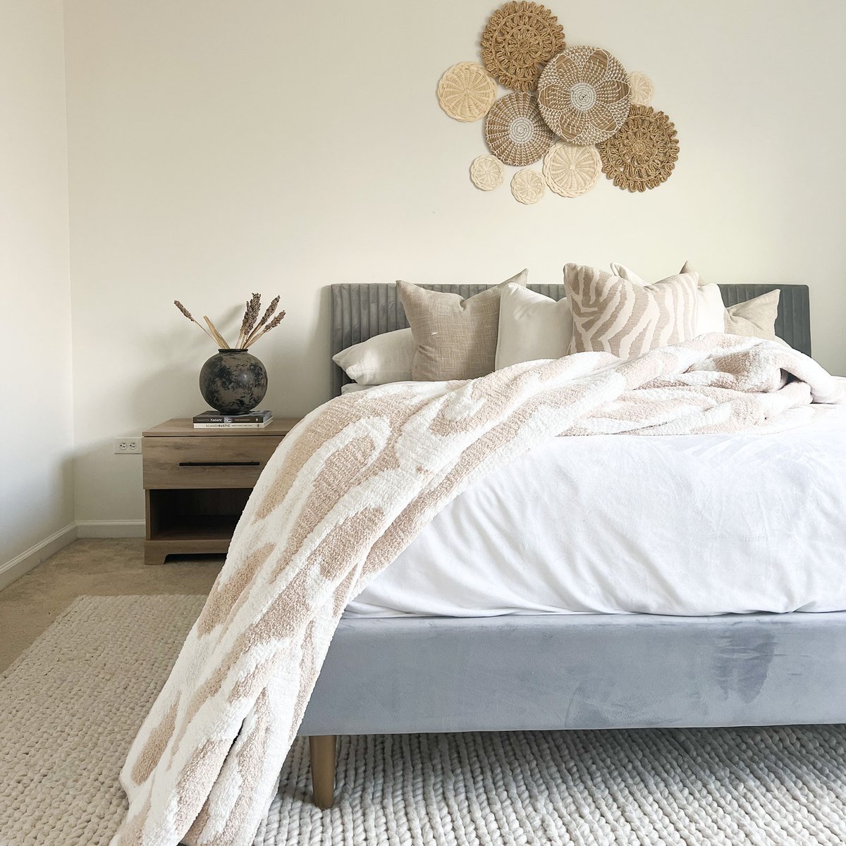 chicnchilldecor's tweet photo. How to decorate a bedroom with wallbasket?
Make it special β¨
ππ» Check it our here: https://t.co/daTHPrvTsh
#wallbasket #decor #homedecor #interior #interiordesign https://t.co/Lf0kGcUqem