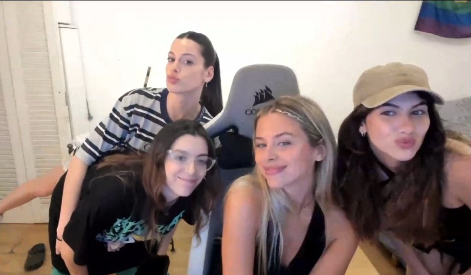 sofixmili's tweet photo. mis favs siempre 🤍 https://t.co/bS1LsbPcvd