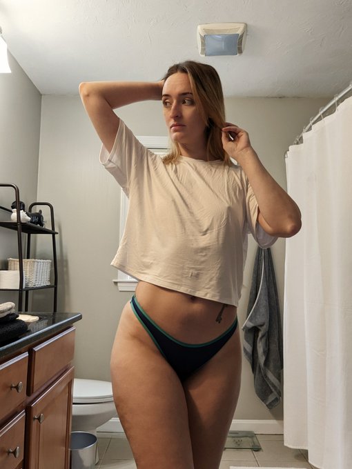 I was feeling cute getting ready for bed 🤗 https://t.co/UbPwP6enqT<a href="/tag/sundayfunday"class="tags"><span>#sundayfunday</span></a><a href="/tag/seductivesunday"class="tags"><span>#seductivesunday</span></a>