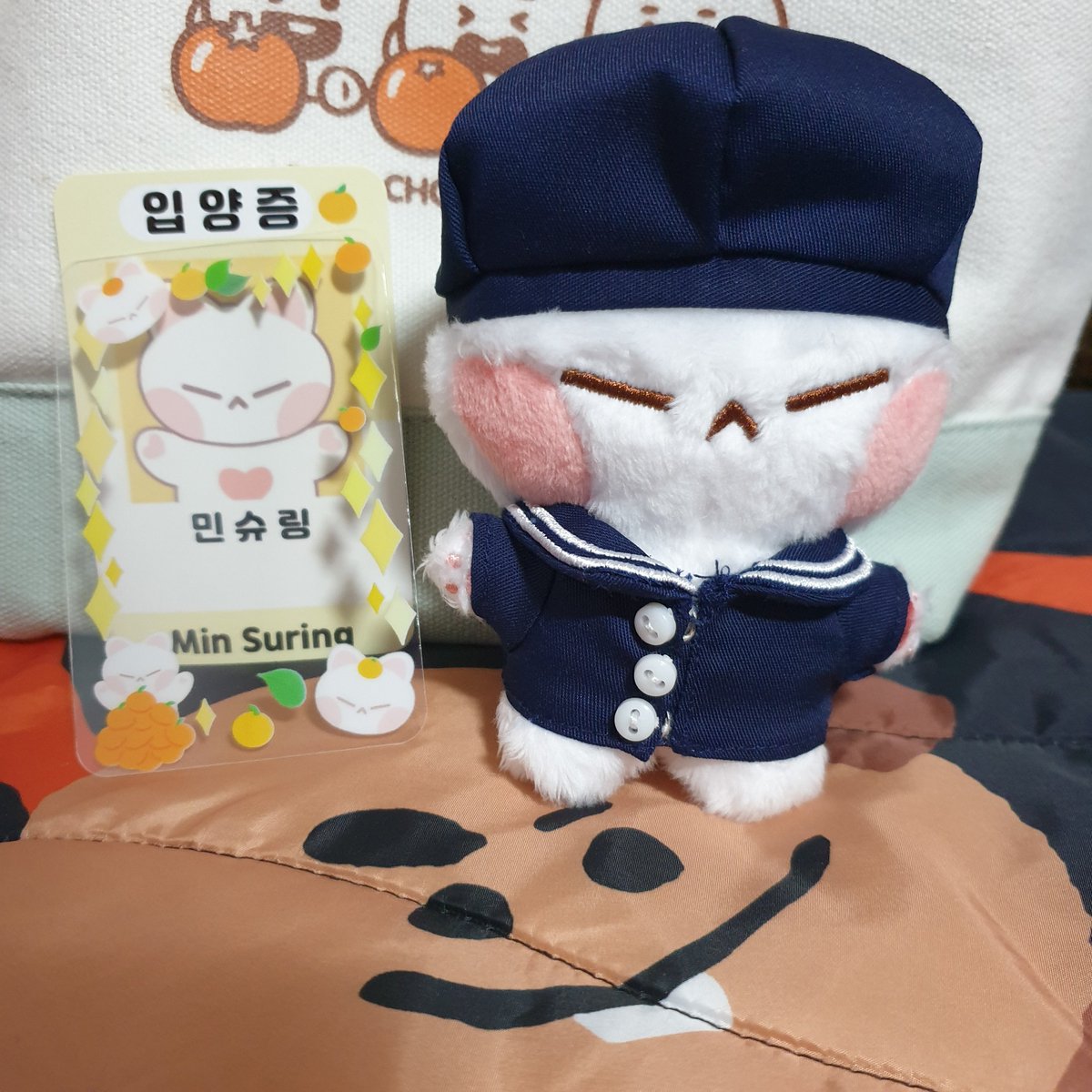 buddyofbts's tweet image. @minsuring 
정말 오래 기다린 민슈링이 드뎌 도착했어요!!! 너무너무 귀엽고 세라복 디테일 대박이어요💜 제작 진행해주시고 오랫동안 신경써주셔서 넘 감사합니다!! 오늘 출장길에도 데려왔어요 헤헤☺ 오래오래 아껴줄께 슈링아🥰