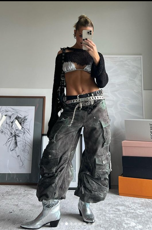 _renanguerra's tweet photo. esse looks aqui são 100% Xuxa energy na era do "Planeta Xuxa" https://t.co/K2OL9NtFTf
