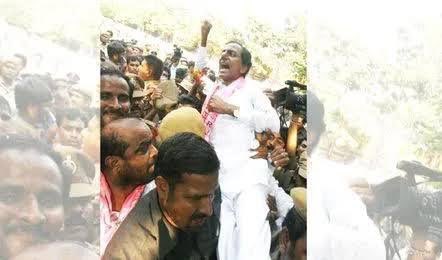 BRSHarish's tweet image. తెలంగాణ చరిత్రను మలుపు తిప్పిన రోజు..
కేసీఆర్ గారి చారిత్రాత్మక దీక్షకు 12 ఏళ్ళు.
తెలంగాణ రాష్ట్ర సాధన కోసం అలుపెరగని పోరాటం చేసిన మన ఉద్యమ నేత కేసీఆర్ గారు తన ప్రాణాలను సైతం లెక్కచేయకుండా దీక్షకు దిగి తన ఉక్కు సంకల్పాన్ని చాటి చెప్పిన రోజు.
#దీక్షాదివస్
#DeekshaDivas