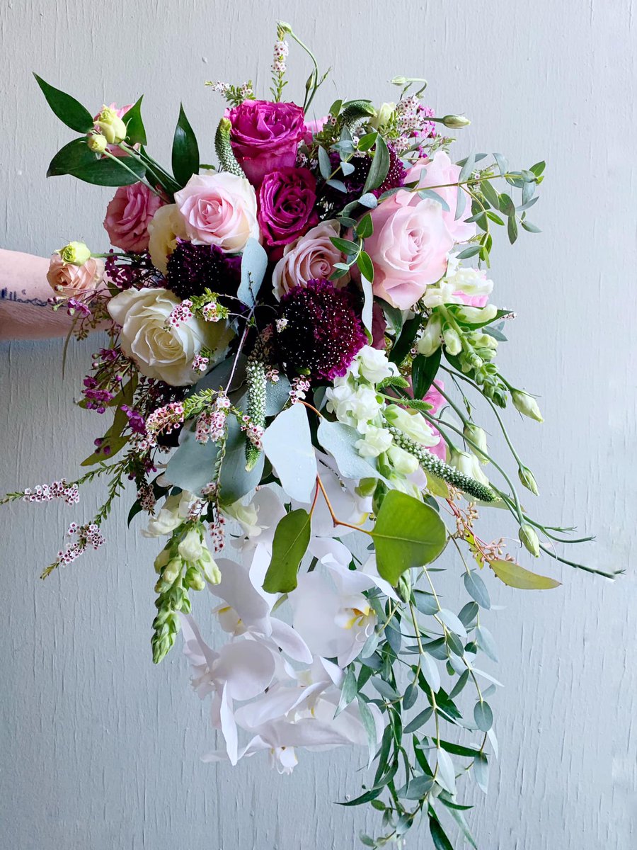 DonaldYimAifd's tweet photo. Awesome bouquet for one of our clients!
#customflowers #floralgift
#beautifulbouquet #flowerstylist
#freshbouquet #uniqueflowers #flowersforwedding #weddingfloristry
#weddingflowerdecor #weddingplanningideas https://t.co/bPRCg2LTI5