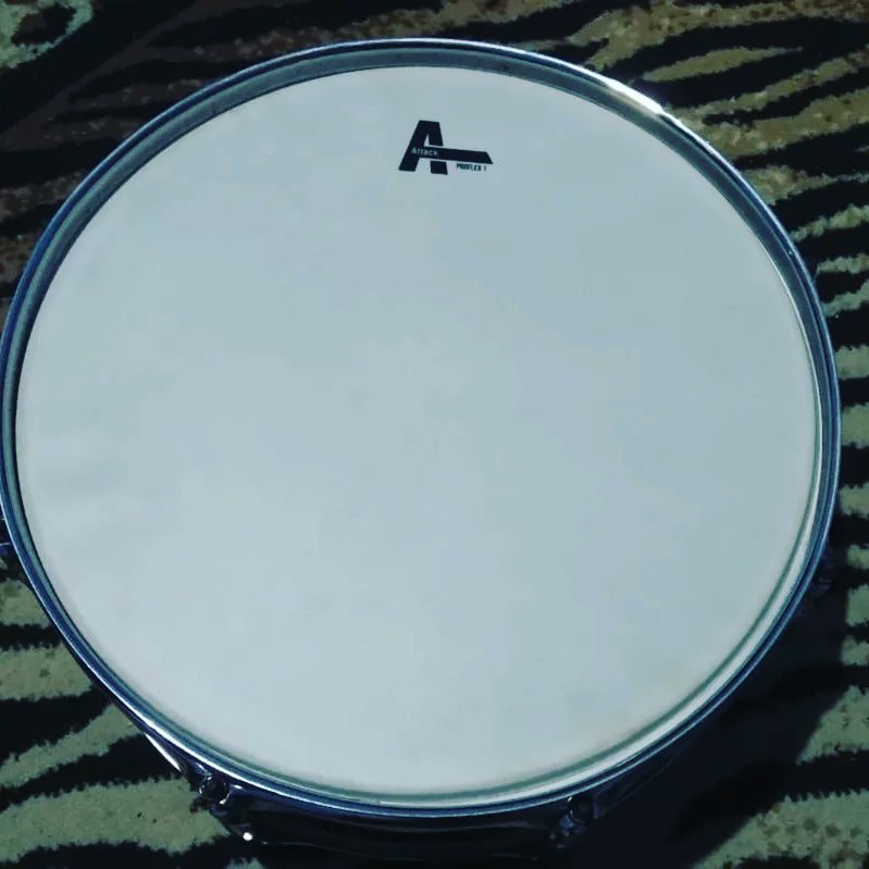 Skin Snare sudah diganti yg baru... Kita coba dengan merk Attack type Proflex 1 ya... Pukul Terus... Hajaaarrrr.... 👌🏻🔥💪🏻

Untuk kawan-kawan yang mau latihan di @letsgomusicstudio bisa booking ke WA 0819 3144 1979 / 0898-6182-778 Jl.Purwakarta 139H - Antapani