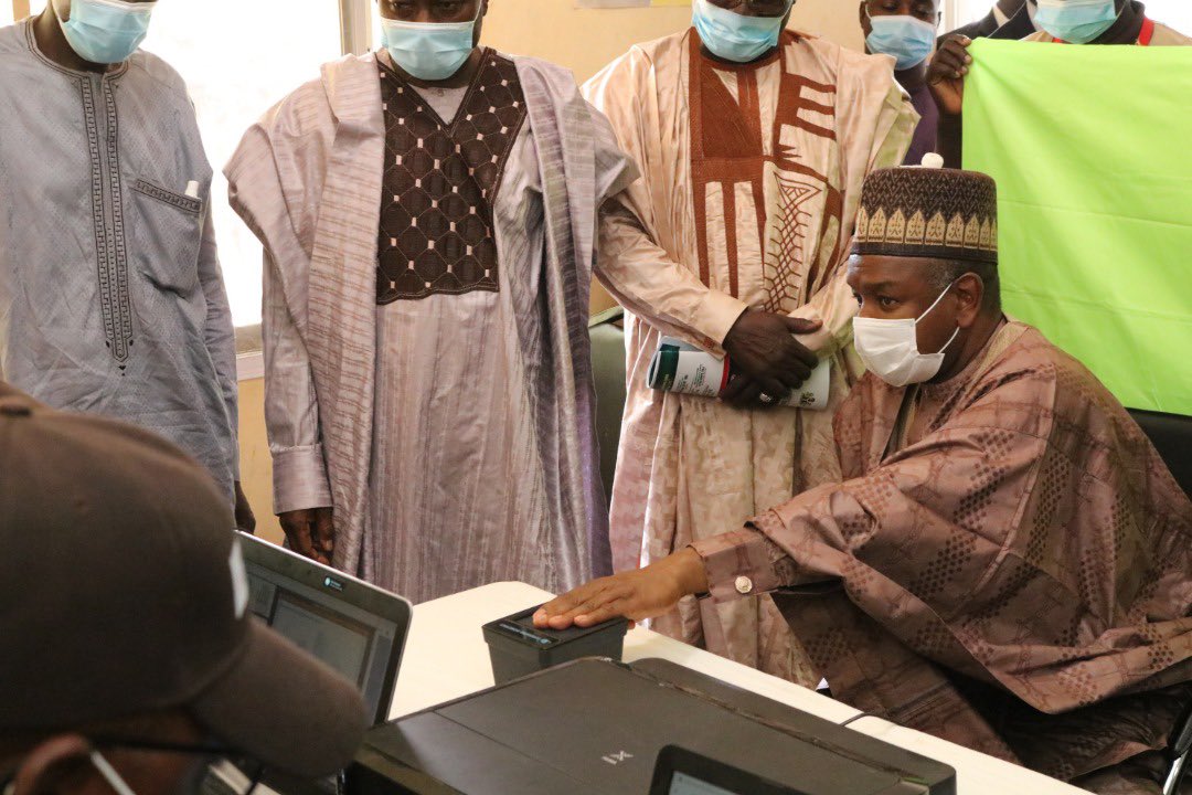 Kechema_'s tweet photo. The Kebbi State Governor, Senator Abubakar Atiku Bagudu has granted approval for the deduction of 3% Basic Salaries of Civil Servants of Kebbi State to Kebbi State Contributory Healthcare Management Agency (KECHEMA).

#UHC https://t.co/Vdifj0GbsX