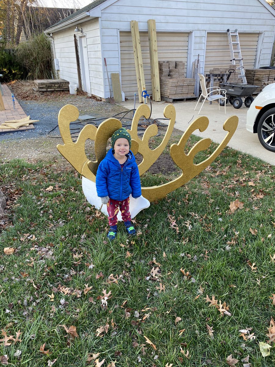 PMfreebooter's tweet photo. Spent the last few months building something extra magical this holiday season. If you are in my area come on by. Epic so far and not done decorating yet. Wife gets a big shout out for her constant help during this brief period of questionable loss of rational decision making. https://t.co/fyoXbt3eGr