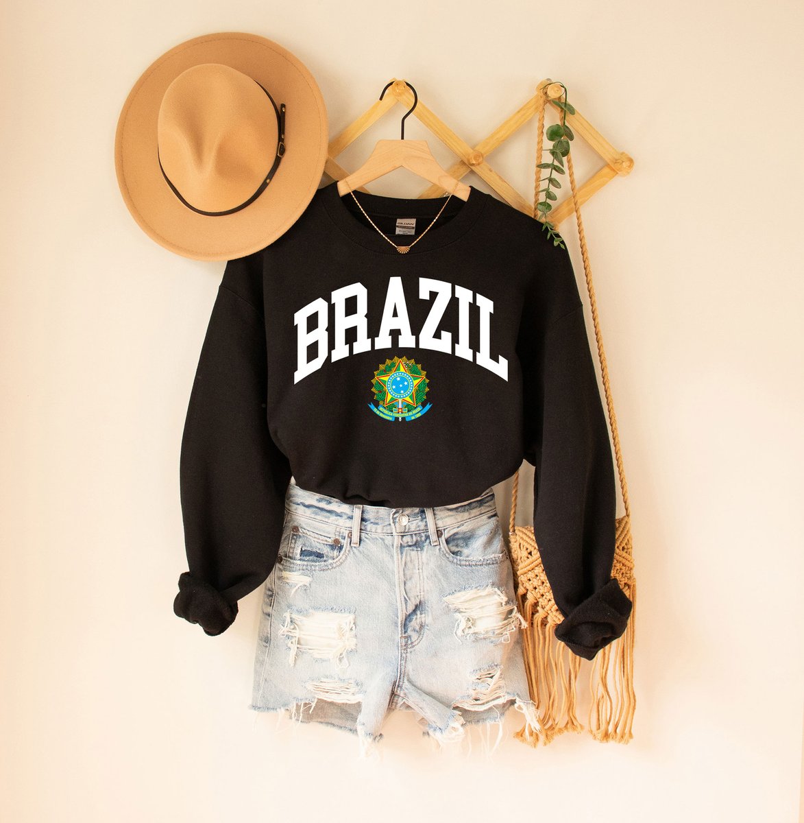 Andreaa_Designs's tweet photo. Excited to share the latest addition to my #etsy shop: Brazil shirt, Brazil gifts, Brazil coat of arms, Brazil national gift, Brazil outfit, Brazil football team, Brazil World Cup tshirt https://t.co/LeQw3XjqhI #brazilshirt #brazilgifts #brazilcoatofarms #brazilnationalgift https://t.co/bBg0LPAgye