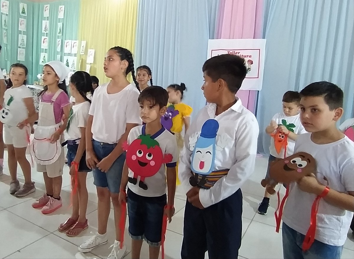 manularapy's tweet photo. Más momentos de nuestro acto de clausura.
#ATodaMáquina
#LaNuevaGeneración
#ManuLara2022
#MaritoPresidenteANR
#Lista3M https://t.co/Os4AsiRz2l