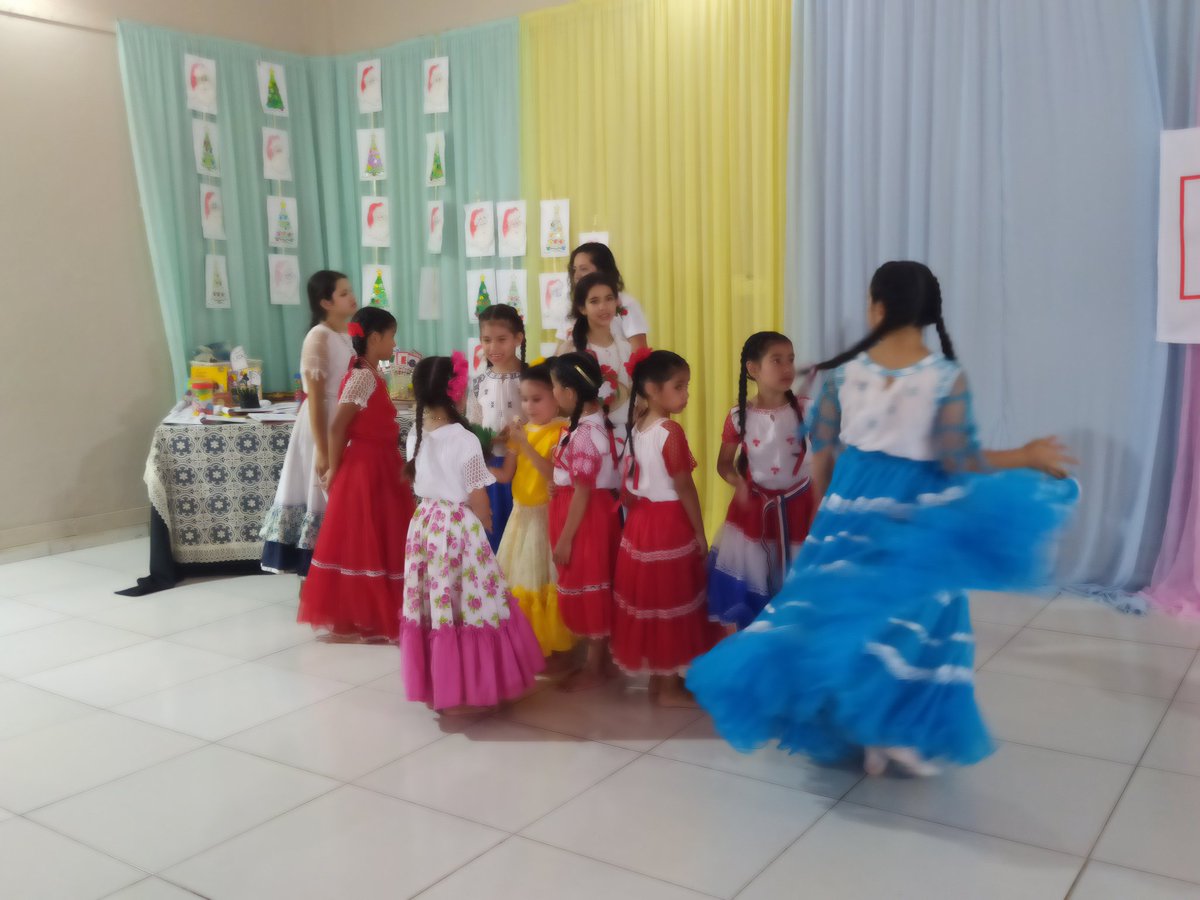 manularapy's tweet photo. Las profes y las mamás hicieron un maravilloso trabajo 👏🏼👏🏼👏🏼
#ATodaMáquina
#LaNuevaGeneración
#ManuLara2022
#MaritoPresidenteANR
#Lista3M https://t.co/Wo0S2NcJZ1