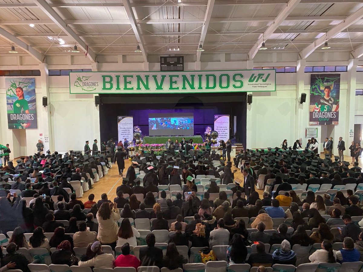 UTFVoficial's tweet photo. ¡Hoy, es el mañana del que tanto hablaron ayer! ¡Felicidades #DragonesUTFV por este gran logro! Esta mañana iniciamos la entrega de Títulos de TSU, Ingenieria y Licenciatura que estaremos concluyendo el día miércoles. 
#SomosDragones #SomosUTFV https://t.co/wUca1GH7rA