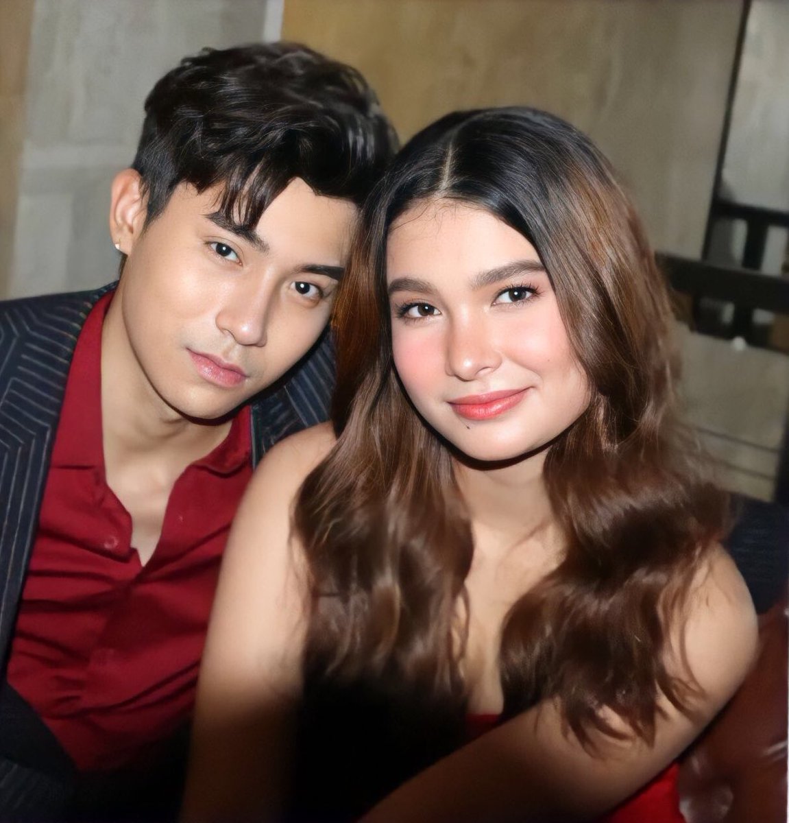 Good morning indeed!!

Bagay na bagay! ‘di ko alam ano meron sa mngmnt at ayaw pa ‘to ilayag. 🥹 apaw na apaw ang chemisty, o! 🖤

#AnjBrent