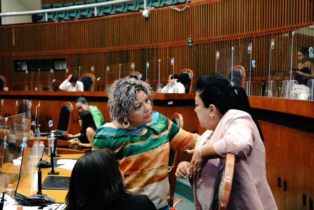 Desde el medio día los <a href="/GPPRIGuerrero/">Diputados Locales PRI Guerrero</a> se encuentran en sesión plenaria donde se da lectura a los dictámenes emitidos por la Comisión de Hacienda de las leyes de ingresos para el ejercicio fiscal 2023 de los primeros 15 municipios del estado