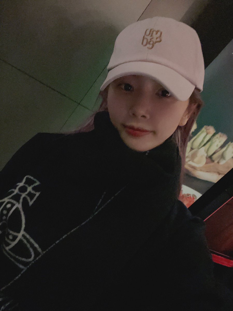 [Weverse]

#Jiu No puedo.... ajustarme a la diferencia horaria....😱
Por cierto, buenos días❤️

#Dreamcatcher #Weverse