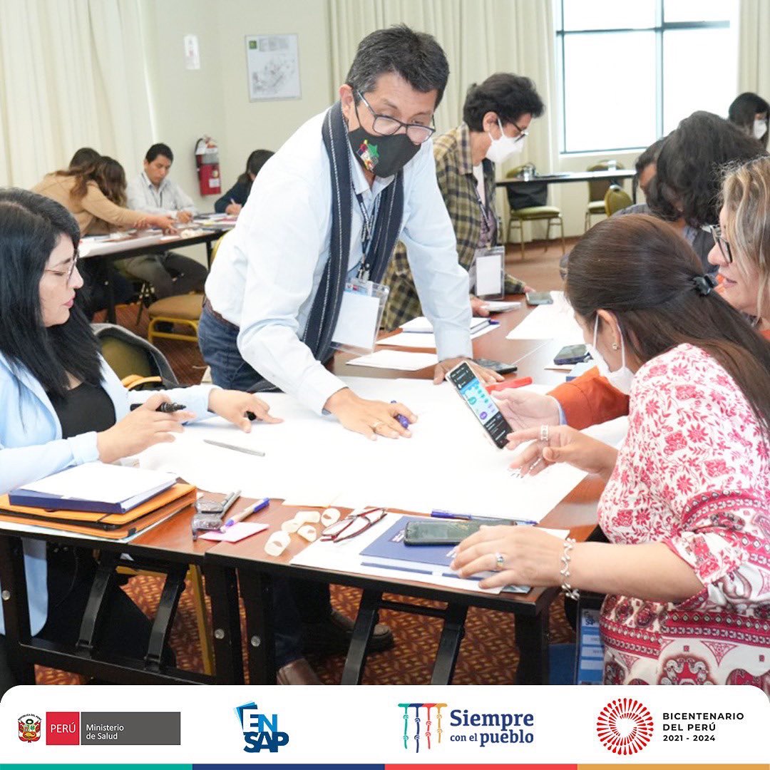 ENSAPDELPERU's tweet photo. 📣 #Capacitandoporlasalud
#Inauguración del curso: Formación en docencia para profesionales de la Salud -Nivel Básico

Primer día de taller 💪

#MINSA #ENSAP #COVID19 #Curso #Emergencia #Perú #Coronavirus #GobiernoDelPerú #SiempreConElPueblo #EscuelaNacionalDeSaludPública #Salud https://t.co/VNCxXJKr8n