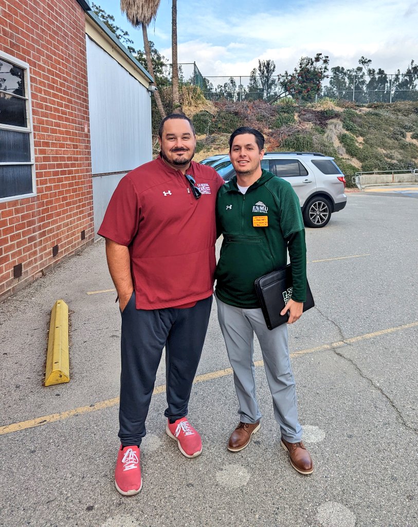 La Serna Football (@lshs_football) on Twitter photo Thank you to @CoachE_ENMU of <a href="/ENMUFootball/">Eastern New Mexico University Football</a> for coming out to see our student-athletes.
#CourageCharacterCommitment #ALLIN #MTXE Thank you to @CoachE_ENMU of <a href="/ENMUFootball/">Eastern New Mexico University Football</a> for coming out to see our student-athletes.
#CourageCharacterCommitment #ALLIN #MTXE