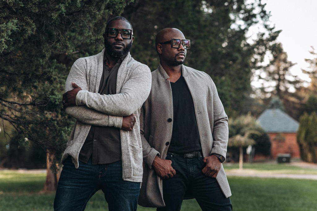 OBWSapp's tweet photo. 'Tis the season for new vision with new eyewear and shades and discounts! 😎

Enjoy 30% off through the end of November and 20% off through December with NURILENS.  Grab your new eyewear (or two) at https://t.co/4r2BaWhWSw.

#BlackOwned #Eyewear #Sunglasses #Shades https://t.co/oPS0AAvoHU