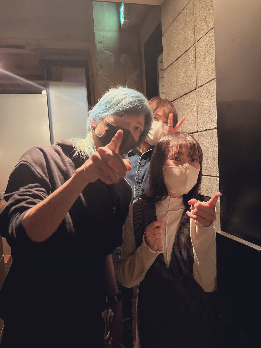 mai___ando's tweet photo. 映画「覚えてろよ！僕ら17さ」
５日間の上映が終わりまして
足を運んでくださった皆様、
そして出演者のみんな、スタッフのみんな、海苔爆発のみんな、この映画に関わるすべての皆様に当たり前が何かを教えていただいたような気がしています。
ありがとうございました！！！
まだ終わらせないよ！👊 https://t.co/pNDsZD6deJ