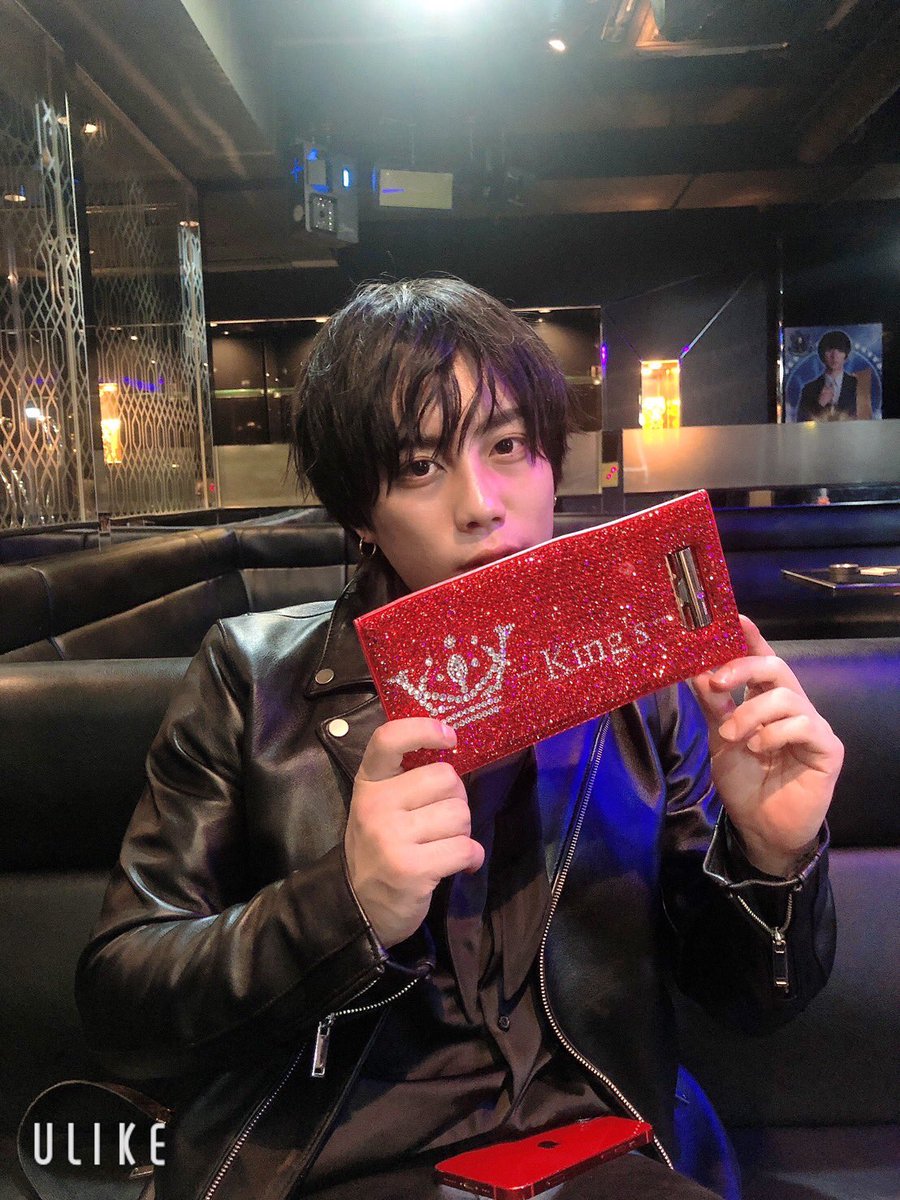 Screw2nd's tweet photo. ✌🏻 ̖́-Club King's✌🏻 ̖́-

🍾🍷🍸2022年11月28日🍾🍷🍸

本日も20組近くの御来店ありがとうございました！🙏🏻 ̖́-

そしてそんな中ラストソングとった人は

おめでとうございます🎉

主任 りょう君 です！！

またの御来店お待ちしております！ https://t.co/ftdKyYIZoL