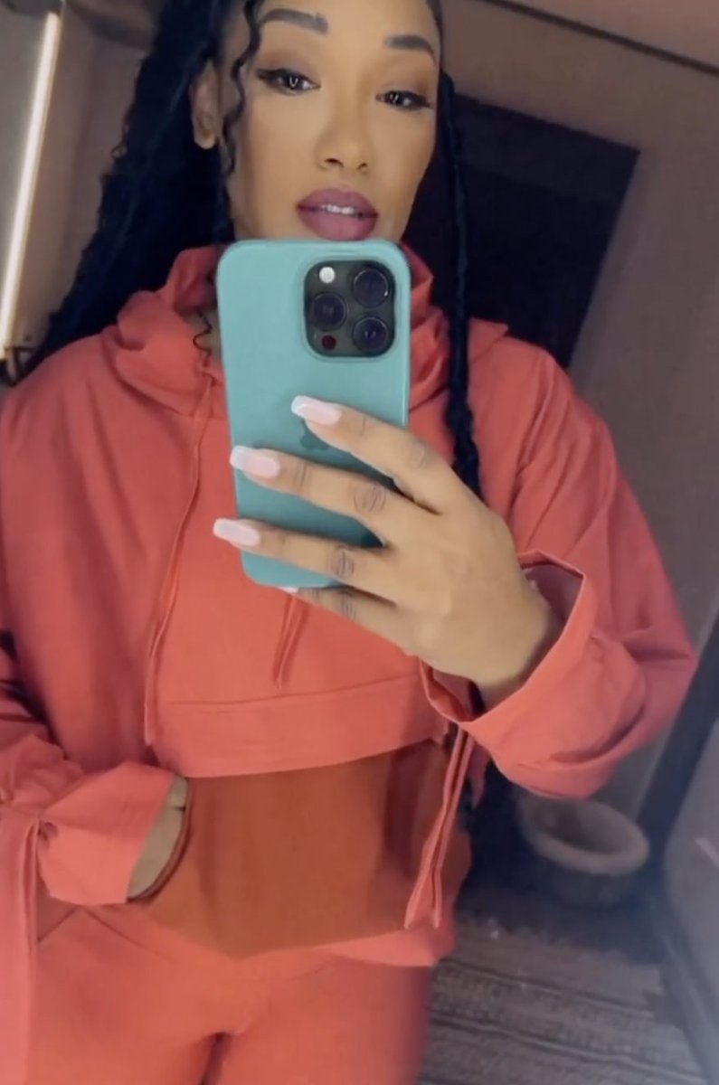 candicecontent's tweet image. ✨ candice patton ✨