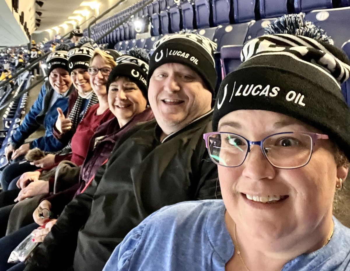 onezendragonfly's tweet image. Enjoying the local flavor of #Indy with the @NCStateFair staff! Gooooo, Colts!! #PITvsIND