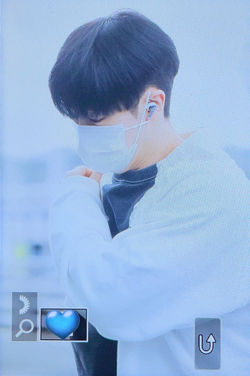 AhPuh_DW's tweet photo. 221129 ICN
아푸지말구..잘다녀와..🫶🏻
#SF9  #다원 #ダウォン #DAWON @SF9official https://t.co/eFGSt3YsTa