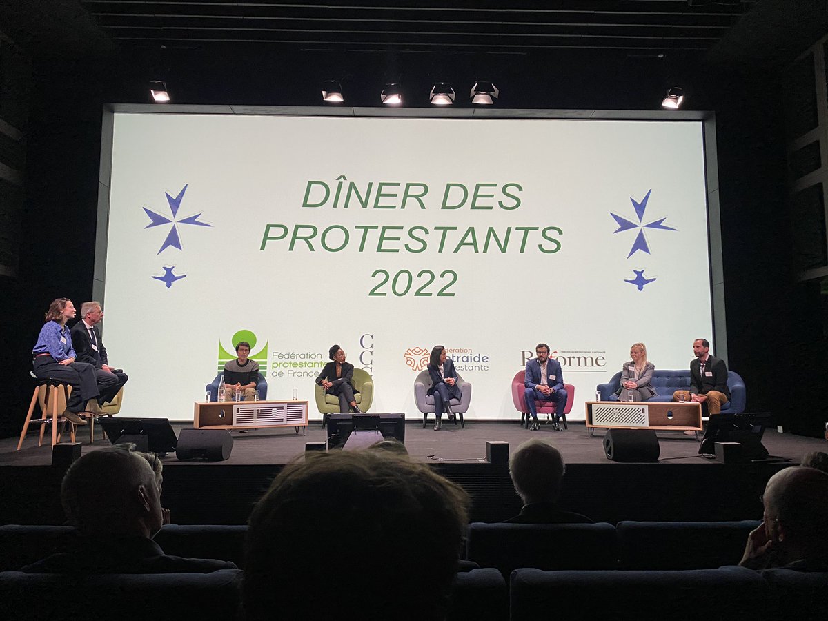 FeProtest's tweet photo. Cette 2ème édition du #DînerdesProtestants a mis en lumière l’engagement des jeunes motivé par leur foi ! 
«Pour être en bonne santé spirituelle, on a besoin de ces 2 poumons. Le poumon de l’amour de Dieu et le poumon de l’amour du prochain» Isabelle Richard, présidente de la FEP https://t.co/dyprWDC32G