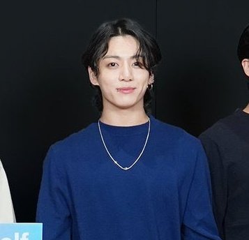 puffiekoo's tweet photo. such a milf material, 😭😭 he's my prettiest https://t.co/Js44adwFhW