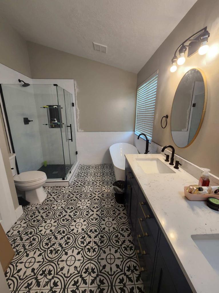 EstradaConstru2's tweet image. It&apos;s never too late to remodel your home and make it comfortable. With us you can fulfill your dreams.
Call our team now! 
(385) 234-1582