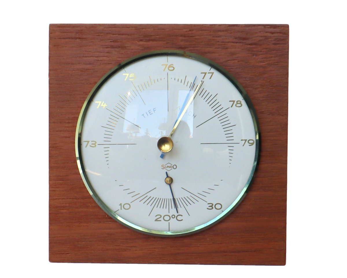 SUNDO Barometer, Wood & Brass - Maritime Atmospheric Pressure Measuring Instrument #weatherstation #airstation #weatherguide #vintagebarometer #germanbarometer #nauticalgifts #nauticalhomedecor #steeringwheel etsy.me/3OGxuBD