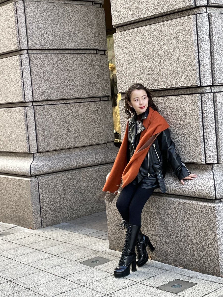 2525arisa2's tweet image. Arisaよりこれお気に入りだからアップして〜❤️とリクエスト。
舞台では同じ人が本物の狼みたいに暴れ回る。演技って…すごい‼︎
(騙されない様にするのが大変な母より)

#KOBE #juniormodel #mixmodel 
#忘れられた荒野 #狼少女ジェーン 
#2525arisa 
#2022osakastreet
#みんなのスナップ写真展