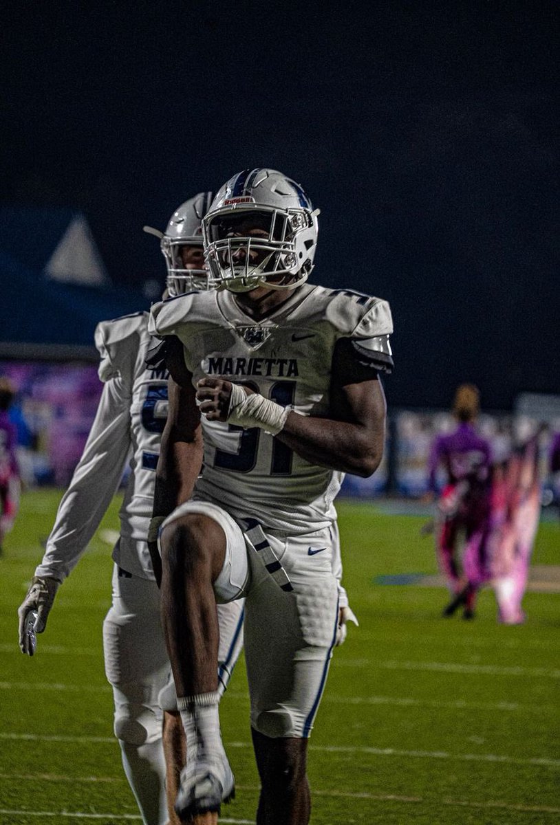 west_damarian's tweet photo. https://t.co/U0OBYHp7CI @MHSFBFAMILY @SamL0ng_ @Coach2Bless @Mansell247 @therealkwat @RivalsJohnson @UC_Recruiting 
6’2✅
210✅
64 tackles✅
4 sacks✅
12 tfl✅ https://t.co/vWPa9CmKdz