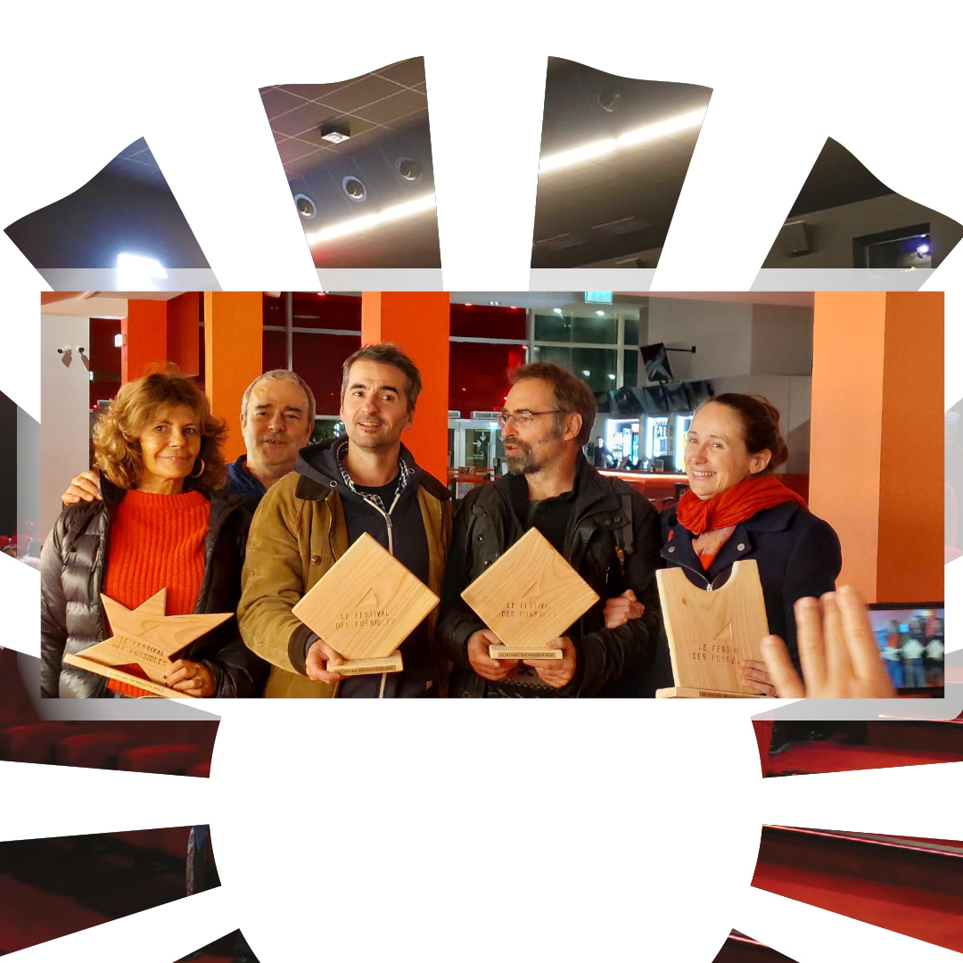 C'était samedi ! 
La remise de prix avec les réalisateurs présents au festival.

De gauche à droite : Laurence Scarbonchi, Olivier Pingard, Mickaël Damperon, 
Eric Lenoir, Laure Saint-Hillier