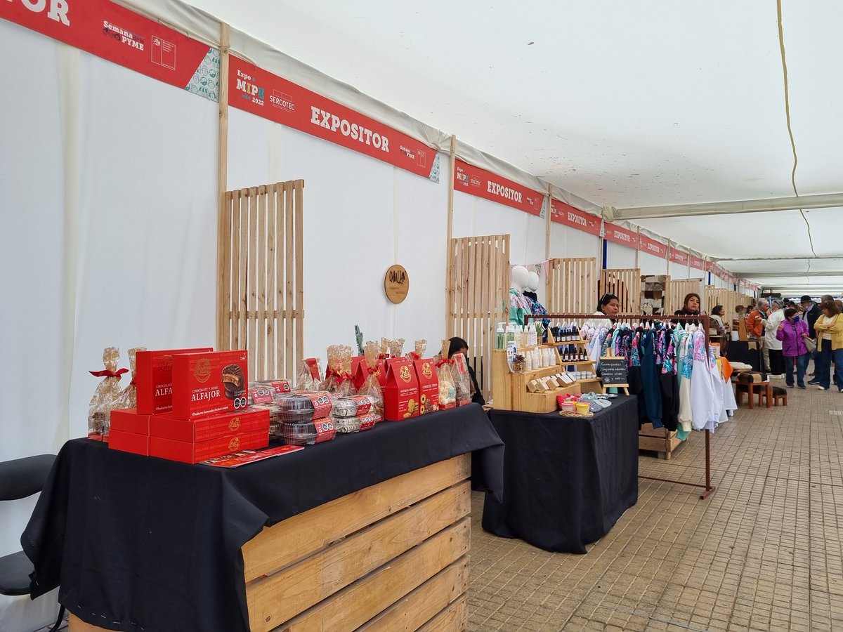 mintrabcoquimbo's tweet photo. 🔸️Entre el 28 de noviembre y el 2 de diciembre tendremos la #SemanaDeLaPyme !

En la Plaza de Armas #LaSerena está  la #ExpoMipe que cuenta con más de 60 expositores de la región de #Coquimbo con productos de calidad e innovadores.
#MejoresPymesMejorChile https://t.co/jizge5xdyP