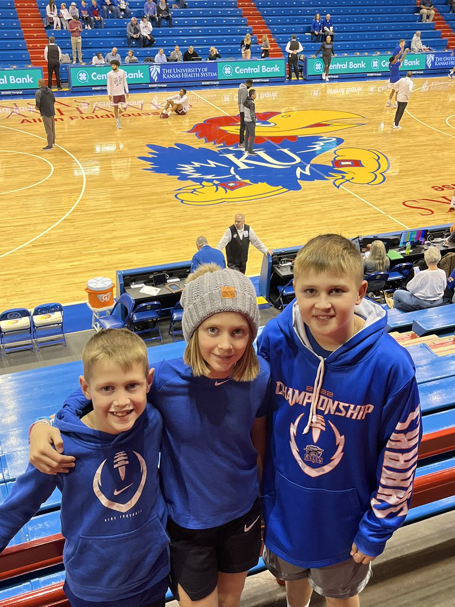ESL3018's tweet photo. #KUFANPIX https://t.co/fgx9zMgE80