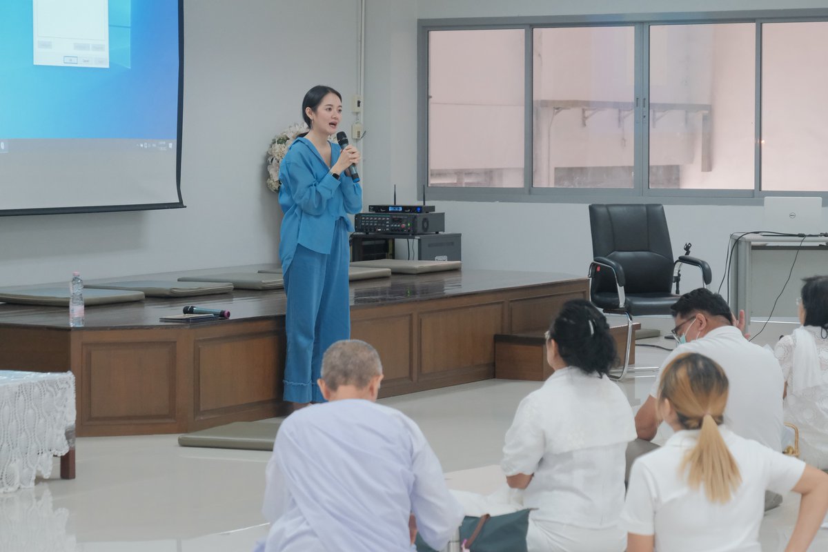 Pafunpositive's tweet photo. ขอบคุณบริษัท POWER AIR SYSTEM นะคะ
กับการชวนไปแชร์ประสบการณ์ ใช้สัจธรรมนำชีวิตค่ะ

เมื่อวาน ครูฝันได้มีโอกาสเข้าไปนำกิจกรรม
Mindfulness Art และแชร์ประสบการณ์ต่างๆ

ต้องขอขอบคุณเป็นพิเศษไปยัง
พระอาจารย์ สมพงษ์ แม่ชีศรีสุดา
วัดป่าแก่นธรรม ชัยภูมิ ที่ให้โอกาส
ชวนครูฝันมาในวันนี้ค่ะ https://t.co/3M25uOv7uf