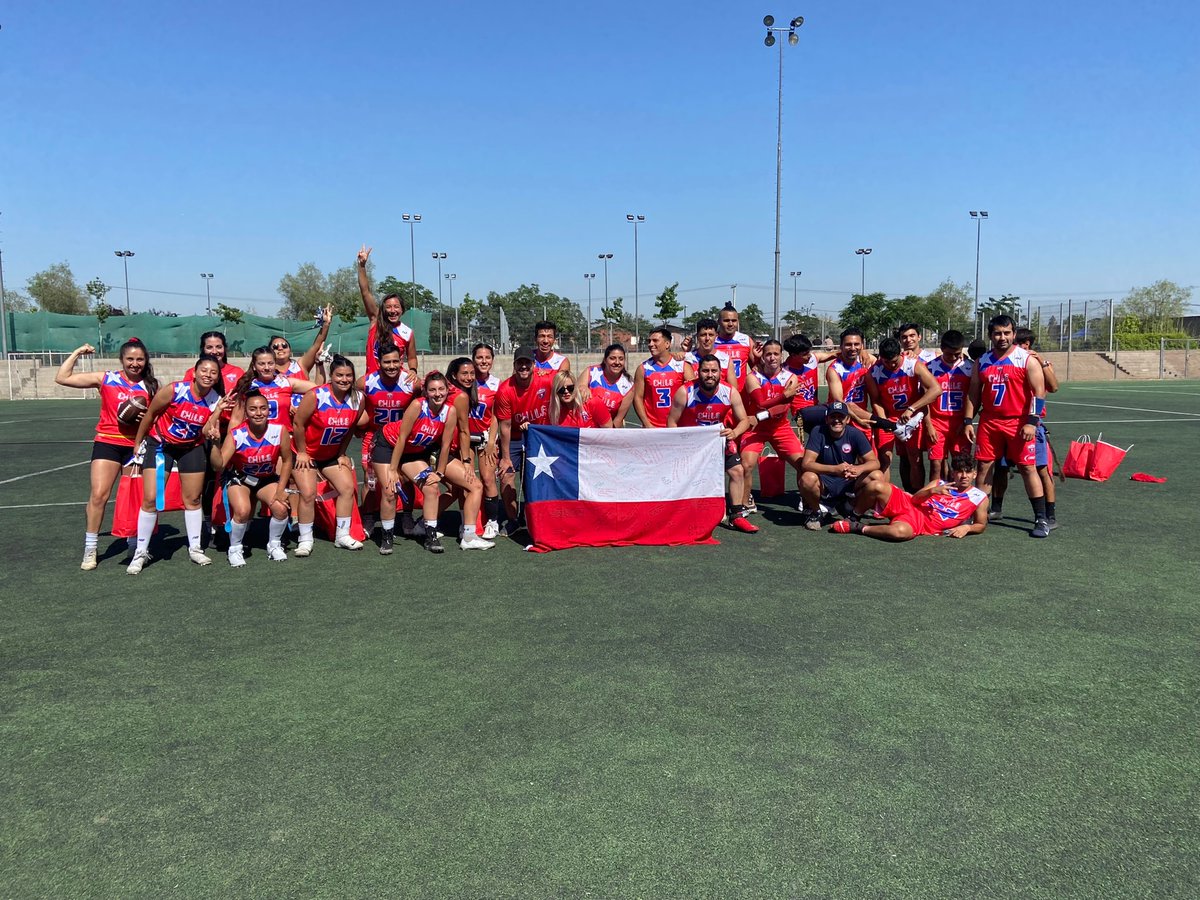 FDNFACHILE's tweet photo. @aluksicc gracias por apoyar el deporte y por los hermosos uniformes para la seleccion Chilena de Damas y Varones de FLag Football americano, que este 1de Diciembre representaran a nuestro pais en el Sudamericano de Brasil @IFAFMedia @FDNFACHILE 🇨🇱🏈 https://t.co/Zi8tXxIgsf