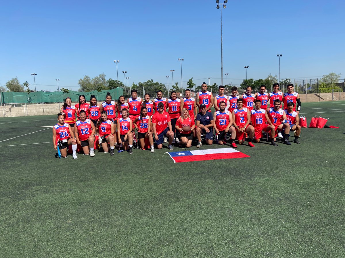 FDNFACHILE's tweet photo. @aluksicc gracias por apoyar el deporte y por los hermosos uniformes para la seleccion Chilena de Damas y Varones de FLag Football americano, que este 1de Diciembre representaran a nuestro pais en el Sudamericano de Brasil @IFAFMedia @FDNFACHILE 🇨🇱🏈 https://t.co/Zi8tXxIgsf