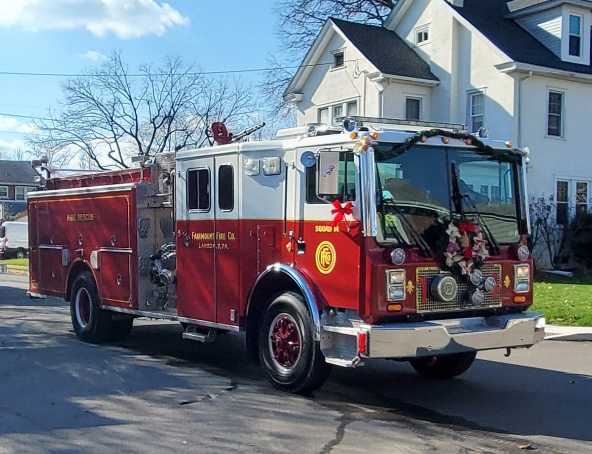 lvltc97's tweet photo. Lansdale Ladder, Squad and Engine 14 at the annual Mardi Gras parade #MackMonday #mackcf @MackTrucks @ESV911 @RealTrafficdan @EastCoastAlert @EmergMgt @rotondo_nick @PerkiomenFire @HartsvilleFC @pcrs29 @CrabbyMilton @eng32ine1 @lansdalepa @tom98250 @Recupido17 https://t.co/06gMgqXbjH