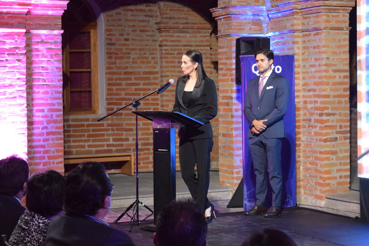 aeiecuador's tweet photo. Cristina Moshenek, gerente de asuntos corporativos en #DKManagement, mencionó que este acto es muy importante para nuestra ciudad e invitó a todos a que conozcan la actualización de la agenda y que sean parte activa del crecimiento de #Quito. https://t.co/nMxQSKE6SZ